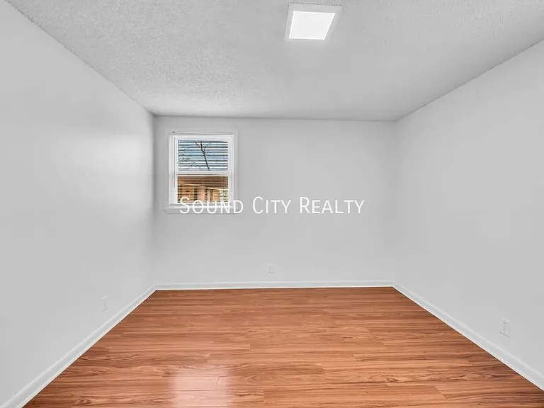 3232 Hinkle Dr — Photo 3