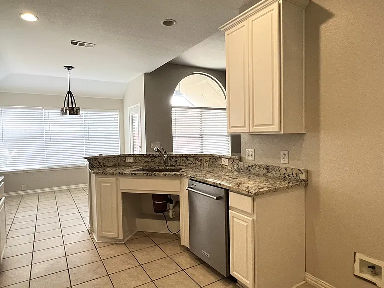 10204 Star Fish St — Photo 11