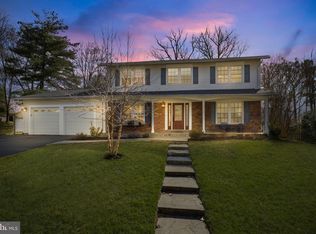 7119 Red Horse Tavern Ln, Springfield, VA 22153