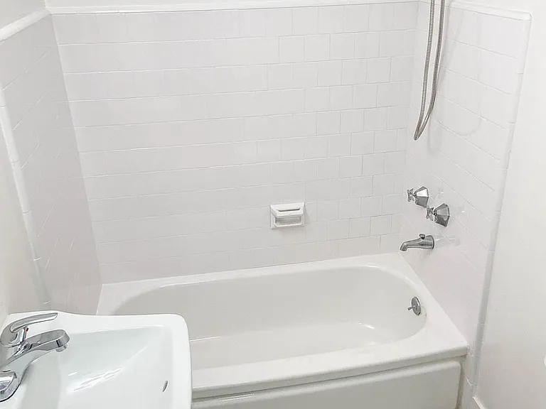 Carlson Drive Apartments — Photo 33