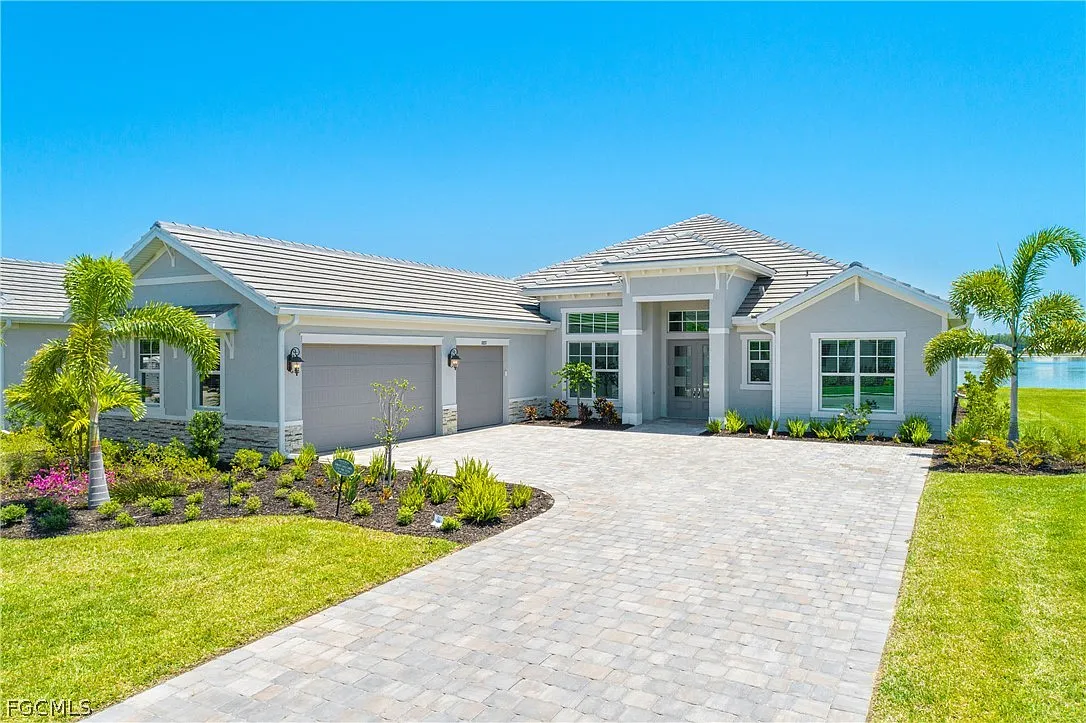 4 bed, 3.5 bath, 3178 sqft, $9,500 — Photo 2