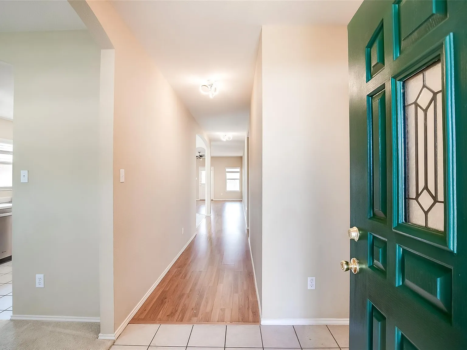 4 bed, 2.0 bath, 1986 sqft, $1,995 — Photo 4