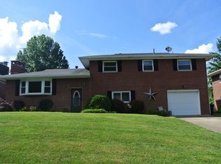 588 Tallwood Rd, Huntington, WV 25705
