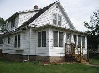 1100 Mill St, New London, WI 54961