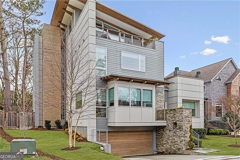 1st image of 2496 Oostanaula Dr NE