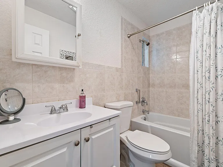 372 Franklin Rd — Photo 16