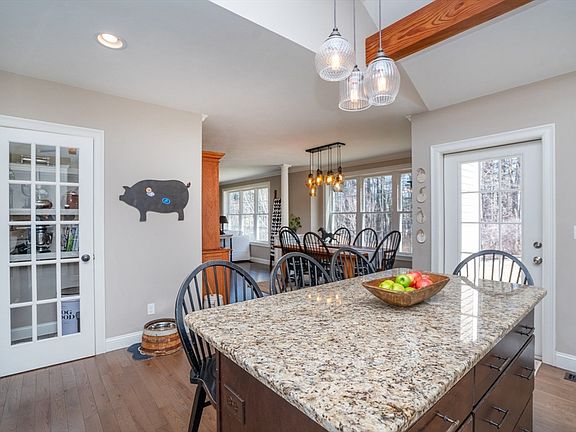 5th image of 4 Locke Hill Ln