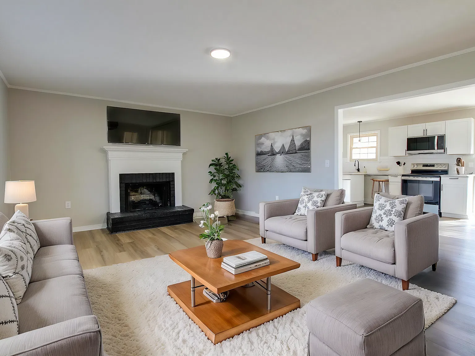 3 bed, 2100 sqft, $1,800 — Photo 3