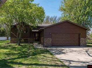 128 Creative Ct, Mankato, MN 56001