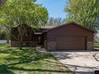 128 Creative Ct, Mankato, MN, 56001