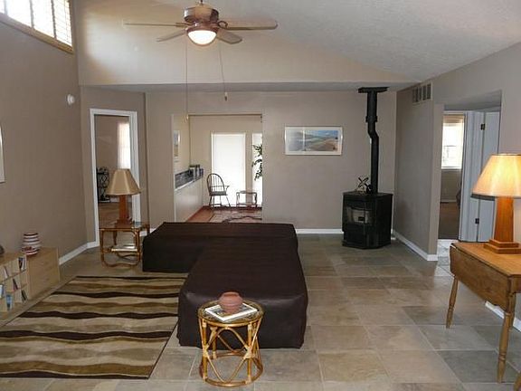 3rd image of 509 Hermosa Dr SE