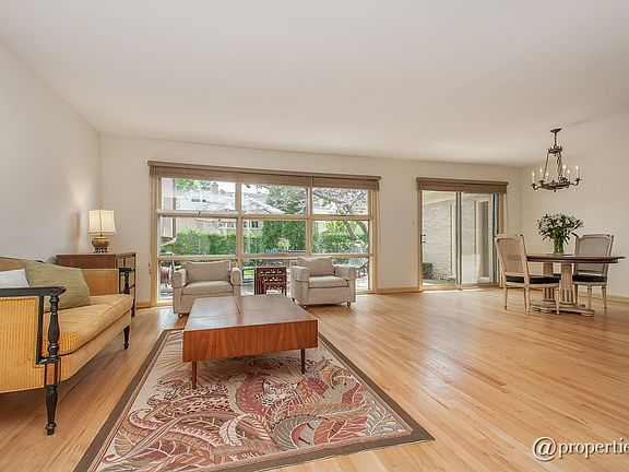 Living Room/Dining Room
