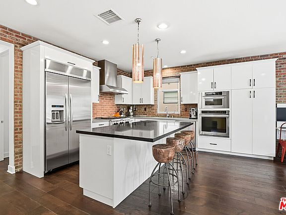 3rd image of 5821 N Lantern Ct