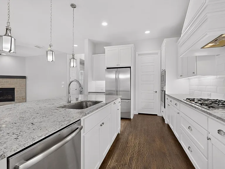 8261 Kentland Dr — Photo 16