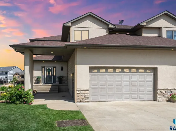 6014 Marrs Beach Ln, Madison, SD 57042