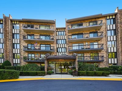 501 Lake Hinsdale Dr APT 504, Willowbrook, IL, 60527