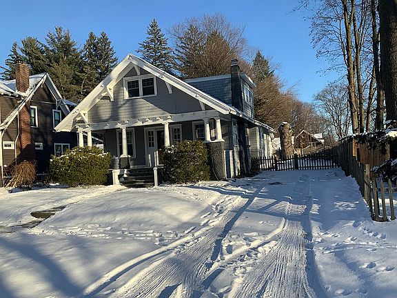 3rd image of 1 Waverly Pl