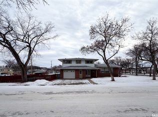 594 5th Street W, Shaunavon, SK S0N 2M0