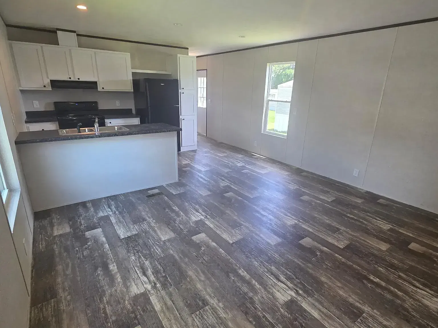 3 Bed 2 Bath Home Available for Lease at Myrtle Grove - Apply Now! — Photo 2