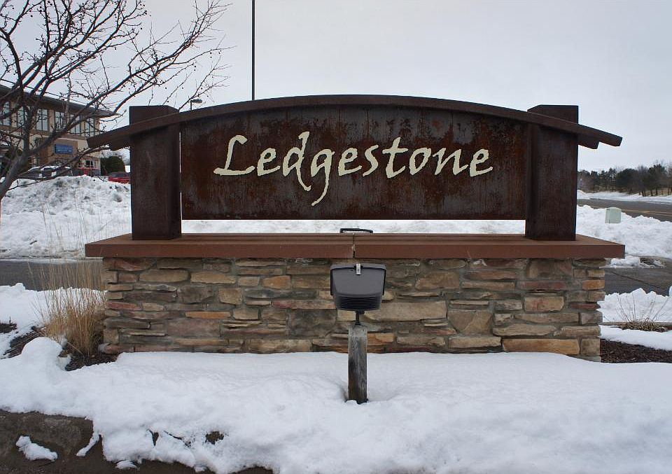 1st image of 925 Ledgestone Dr