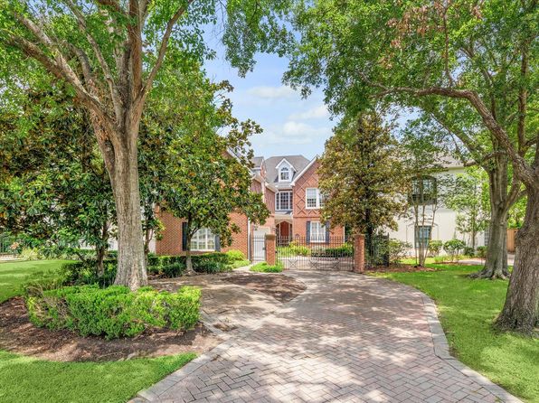 Property image for 16 W Oaks Dr #B, Houston, TX 77058