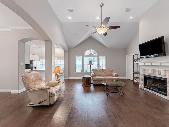5th image of 2704 Flint Ct