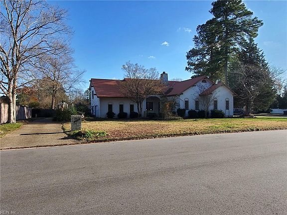 2nd image of 2496 Las Brisas Dr