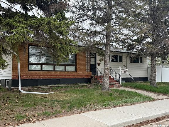 4th image of 1018 11th AVENUE NW