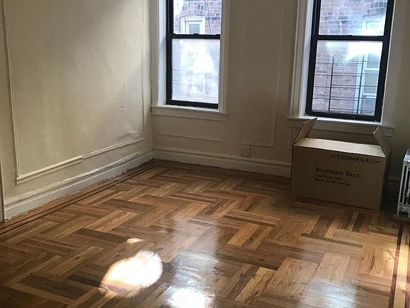 3rd image of 3021 Holland Ave #2