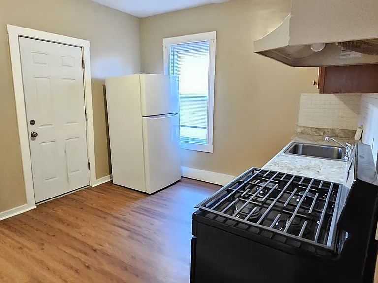 77-79 Willowwood St #1 — Photo 11