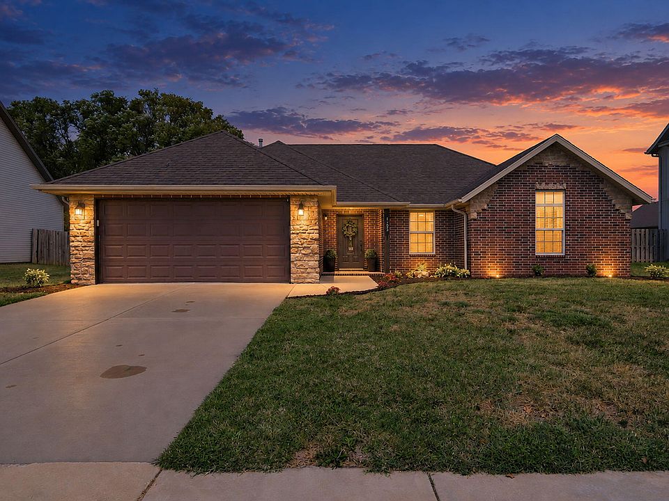 1st image of 1103 E Cobblestone Drive