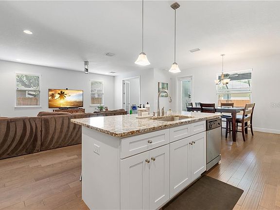 3rd image of 6106 S Himes Ave