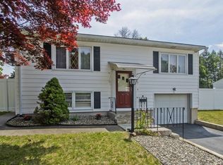 1 Tanglewood St, Chicopee, MA 01020
