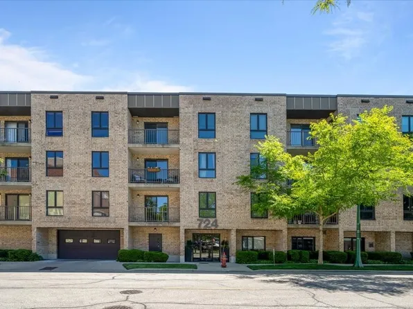 724 12th St APT 103, Wilmette, IL 60091