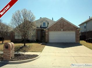 7304 Amber Dr, Watauga, TX 76148