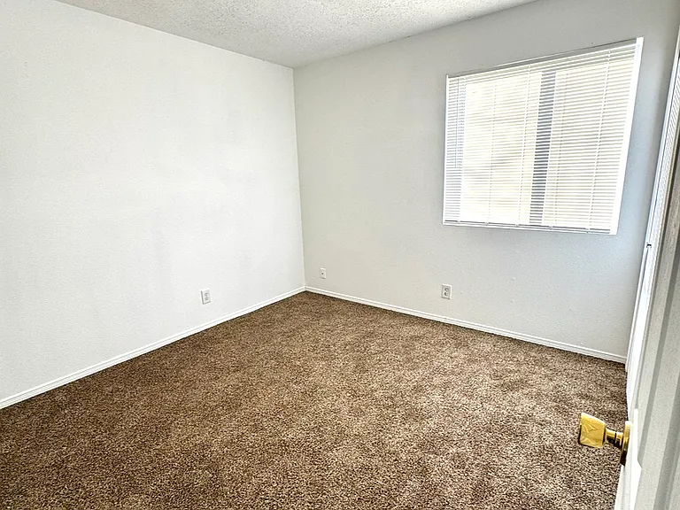 920 Somerset Meadows Dr NE — Photo 7