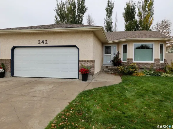 242 PAR Place N, Regina, SK S4Y 1H3