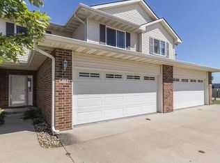 905 SE Crossings Ln, Grimes, IA 50111