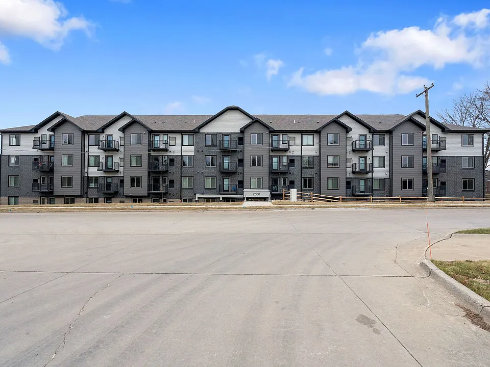 Coral North Apartments