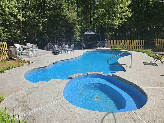 2nd image of 532 Rose Sharon Dr