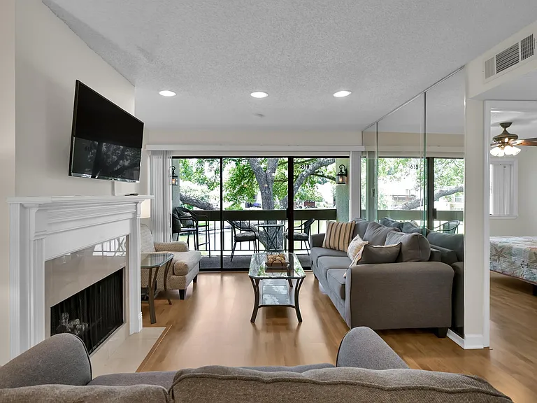 12100 Melville Dr #618 — Photo 5