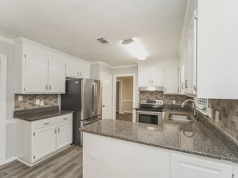 2305 Whispering Spring Dr — Photo 9