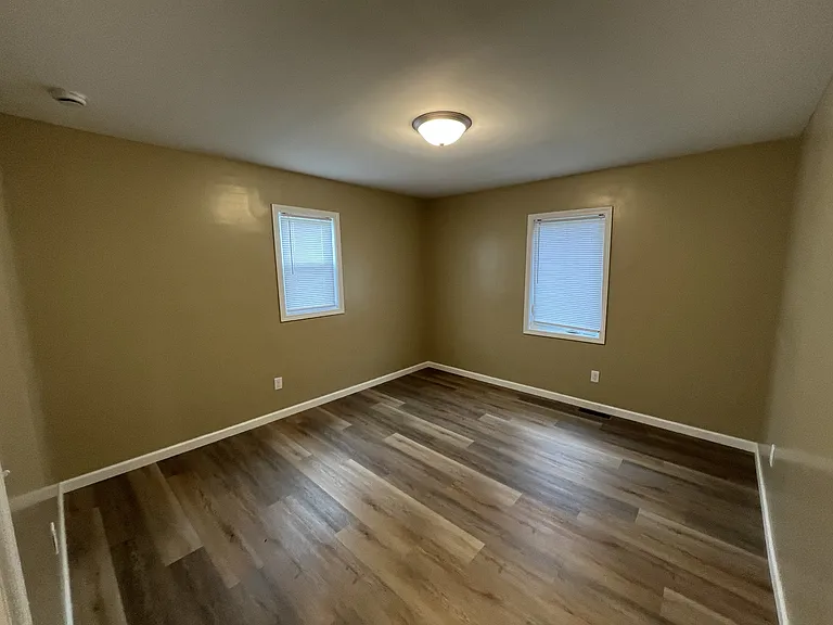 425 Paul Ave — Photo 48