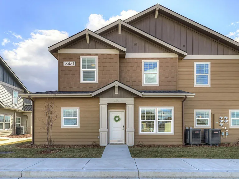 Cedar Crossing Luxury Townhomes — Photo 24