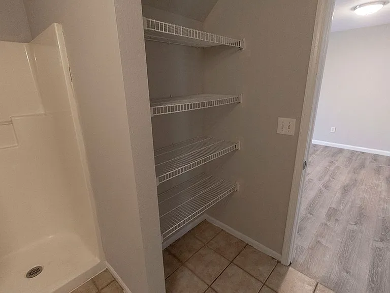 5808-5810 Canaveral Dr — Photo 16