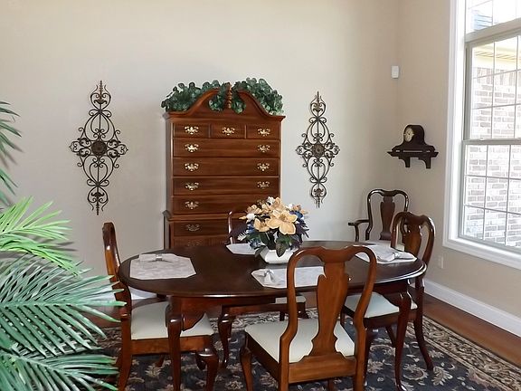 Dining with 14 ft. Ceiling