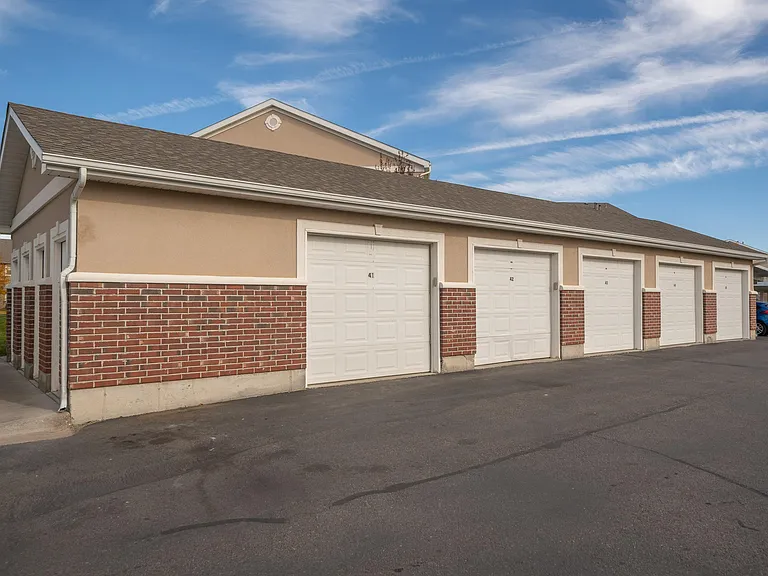 Stone Brook Apartments — Photo 11