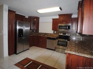 8236 NW 192nd Ter, Hialeah, FL 33015