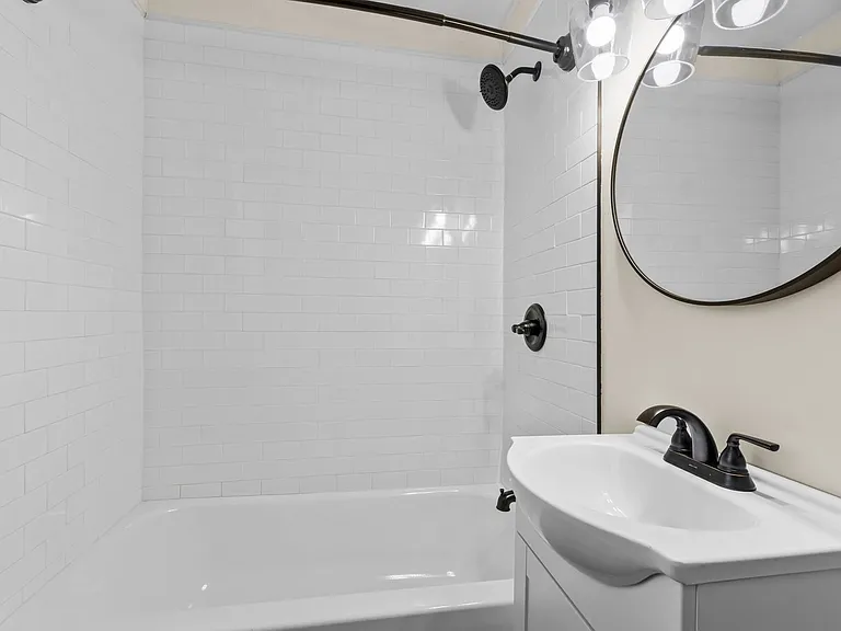 906 Clarendon St #A — Photo 10