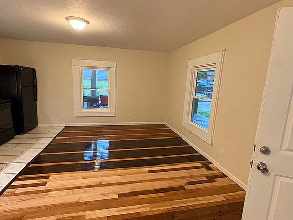 2nd image of 714 Washington Ave APT 1
